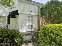 Building Photo - 1904 Smallwood Dr