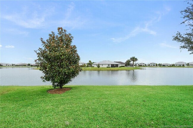 Building Photo - 10214 SW Captiva Dr