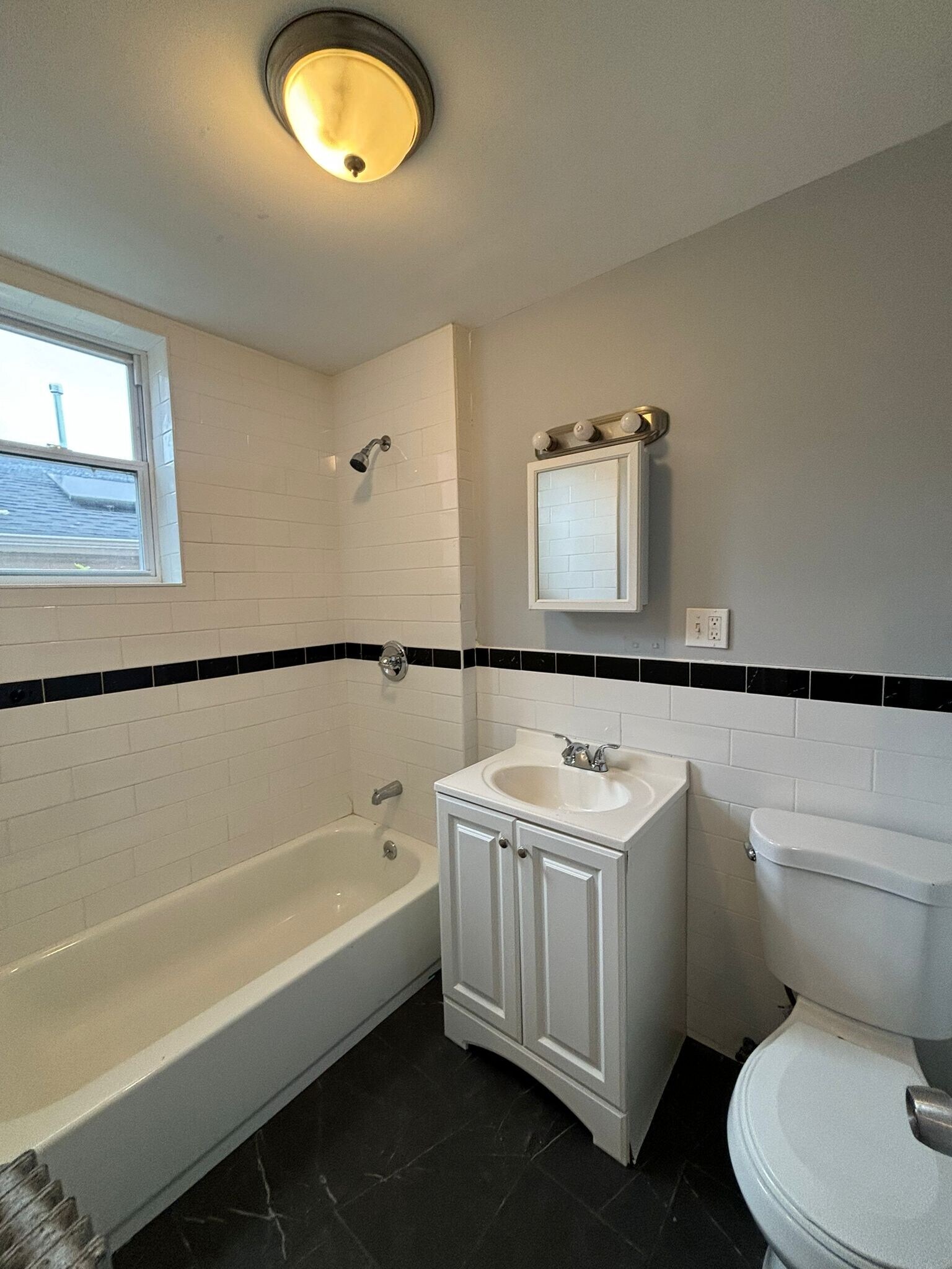 372-374 S 20th St 8 - 376 S 20th St