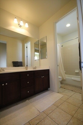 Building Photo - Gorgeous Home In the Desired Chesapeake Neighborhood