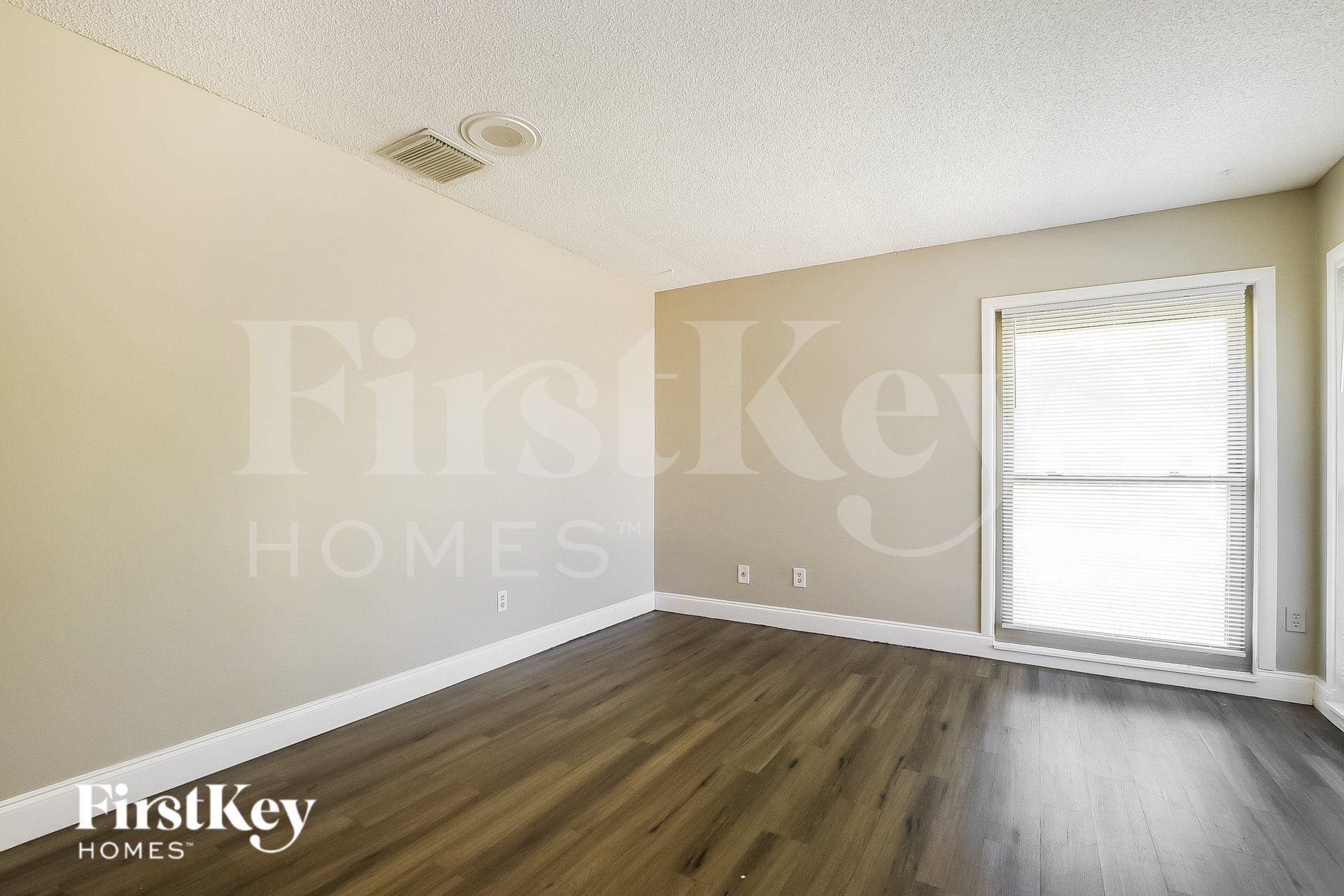 Building Photo - 409 Seville Ave