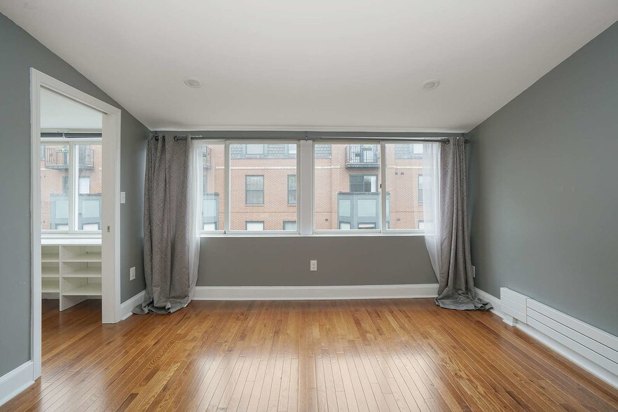 Building Photo - 16 Follen St