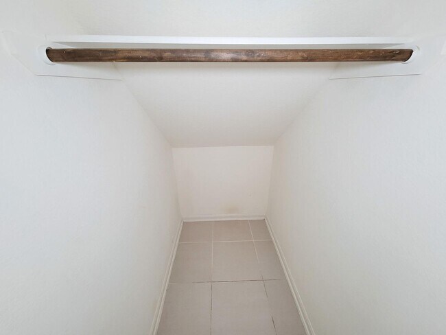 Building Photo - 219 Biltmore Loop