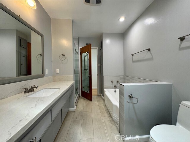 Building Photo - 3030 San Juan Dr