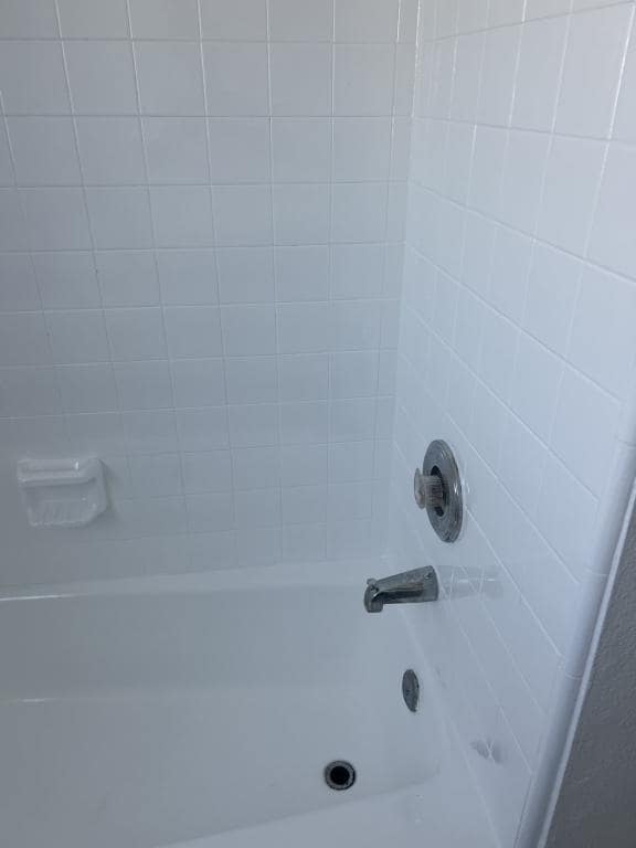 Building Photo - 120 E Ave Q7