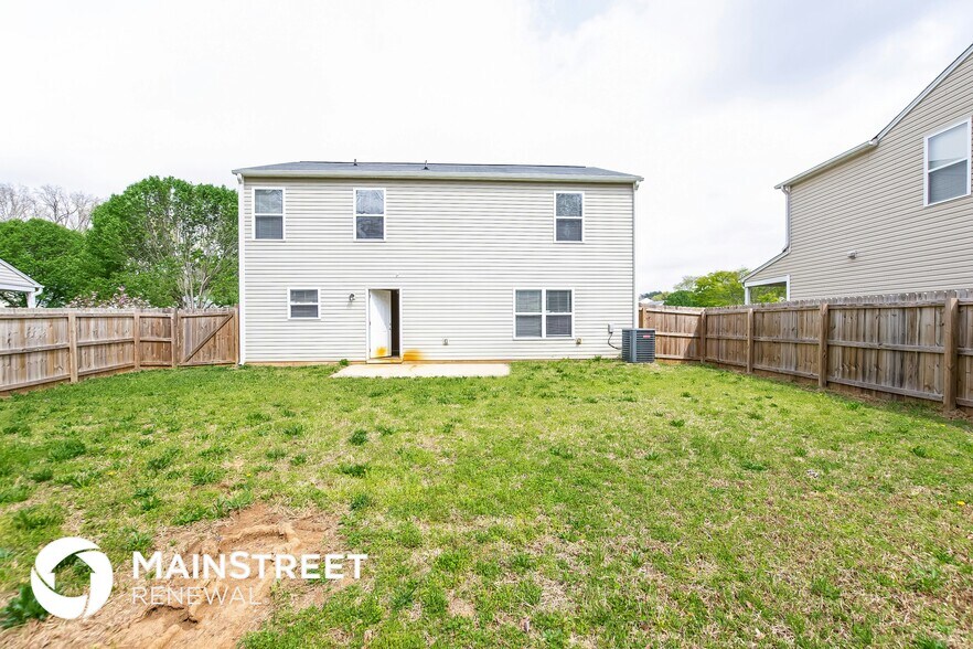 Building Photo - 4490 Westhill Pl
