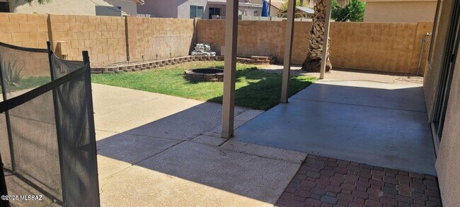 Building Photo - Northwest 4 Bedroom Pool Home