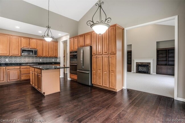 Building Photo - 41656 Steinbeck Glen