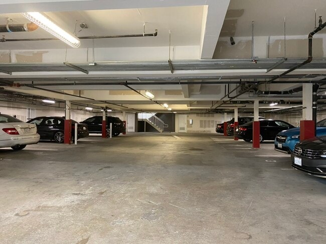 Building Photo - 2149 Carlmont Dr