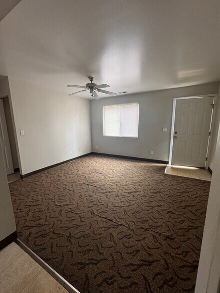 Building Photo - 405 S Graham Ave