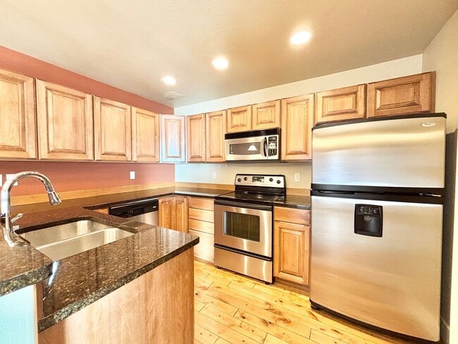 Building Photo - 3 Bedroom 2 1/2 Bath in Bozeman