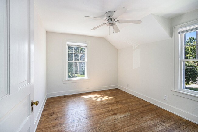 Front Bedroom 2 - 620 McCourtie St