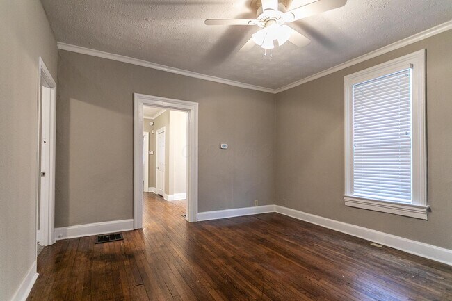 Building Photo - 1512 Indianola Ave