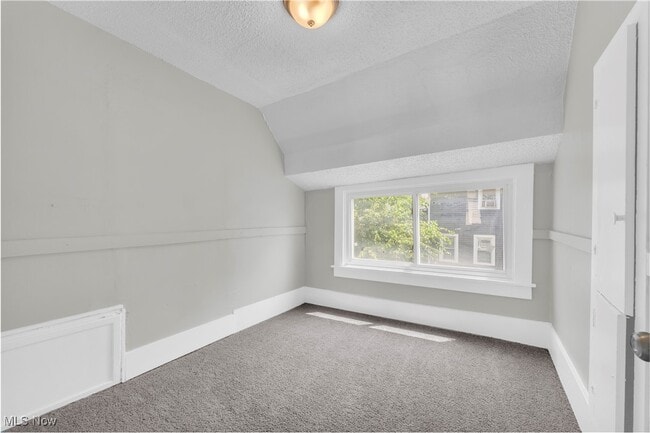 Building Photo - 3153 W 88th St