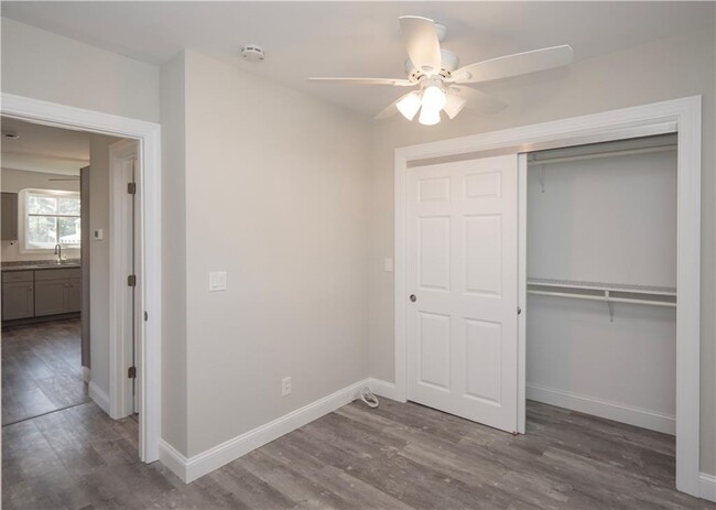 Building Photo - 40 Draper Ave