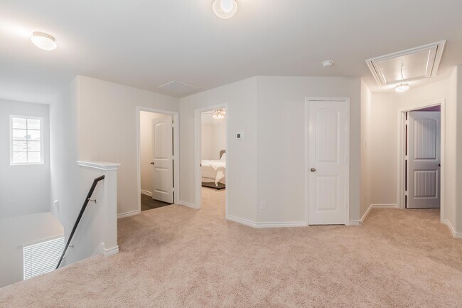Building Photo - 1441 Tall Pine Way