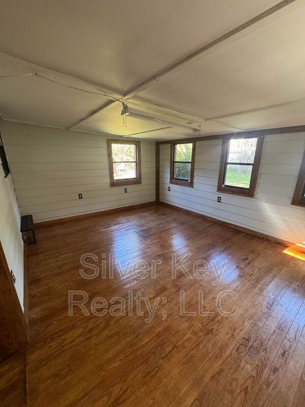 Building Photo - 123 Co Rd 622