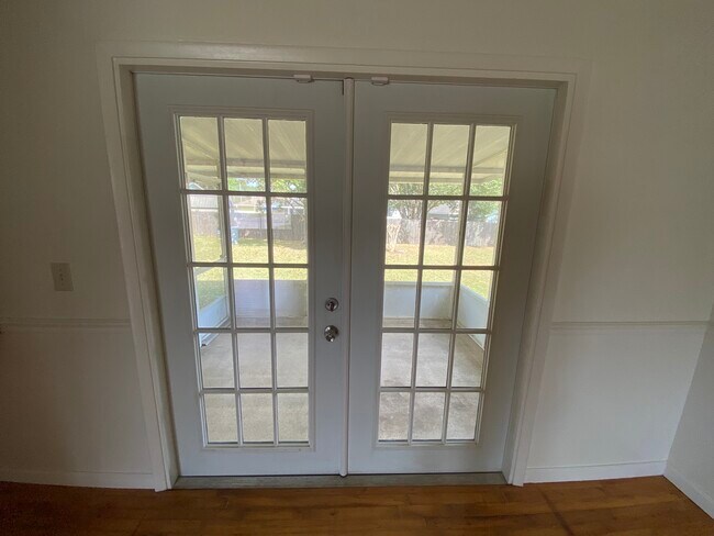 Building Photo - 5 Teak Loop Ln