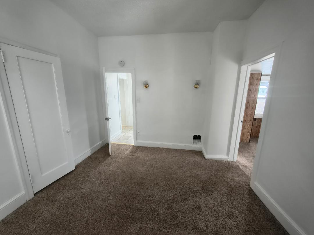 Bedroom 1 - 44 High St