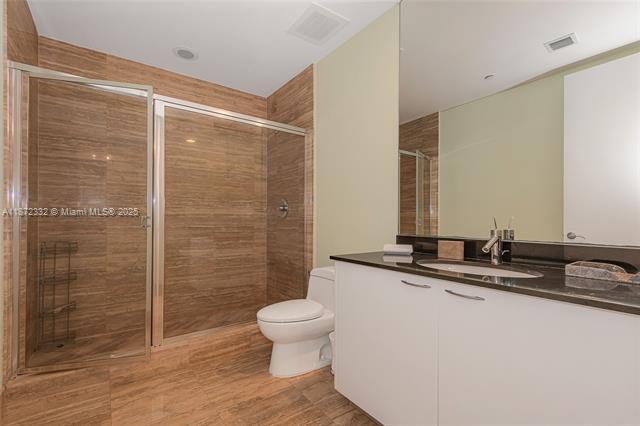 Building Photo - 16001 Collins Ave