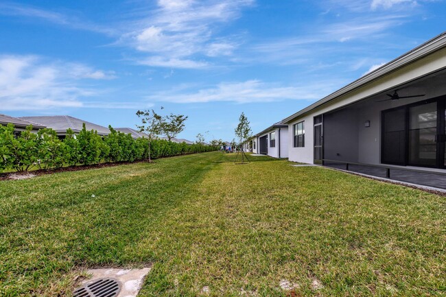 Building Photo - 12611 SW Manatee Marsh Ter