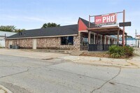 Building Photo - 327 S Green Ave