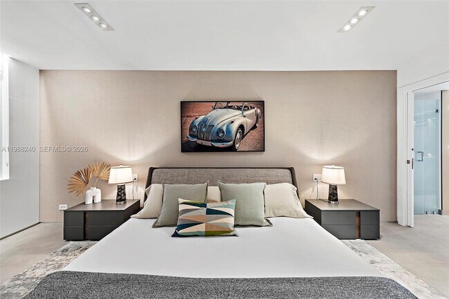 Building Photo - 2301 Collins Ave