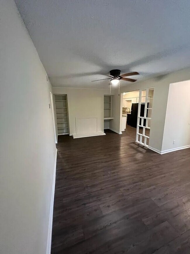 Building Photo - Newly renovated Quadplex with close proximity to Harbison Blvd - 3643 Apt D