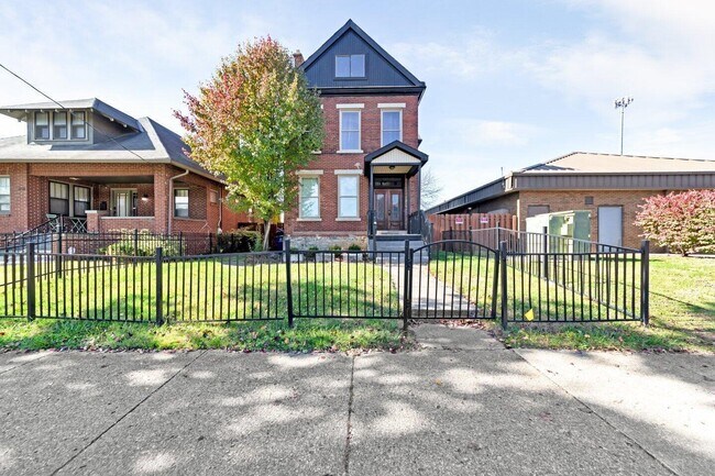 Primary Photo - 1187 S High St