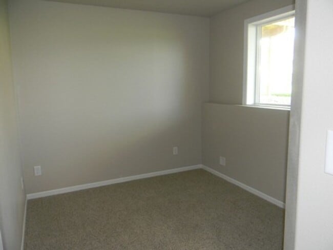 Building Photo - Westport Beach 3 Bedroom/3 Bath Townhome