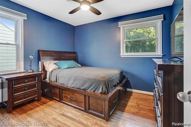 Building Photo - 1304 Grove Ave