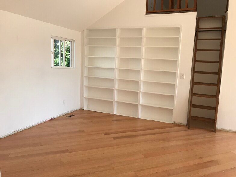 House: New red oak floor livingroom - 1609 7th Ave SE