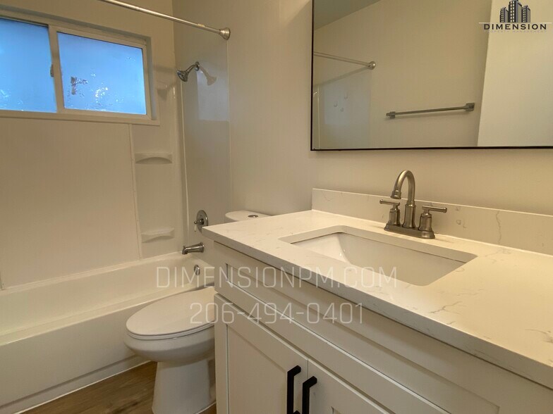 Building Photo - 11867 SE 170th Pl