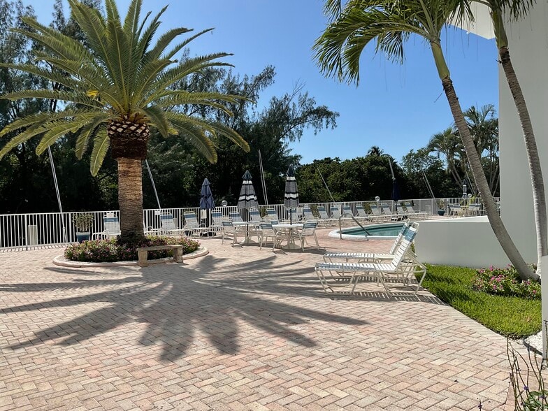 Building Photo - 2870 NE 14th Street Cswy