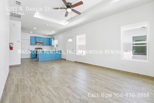 Building Photo - 5201 N Dahlia St