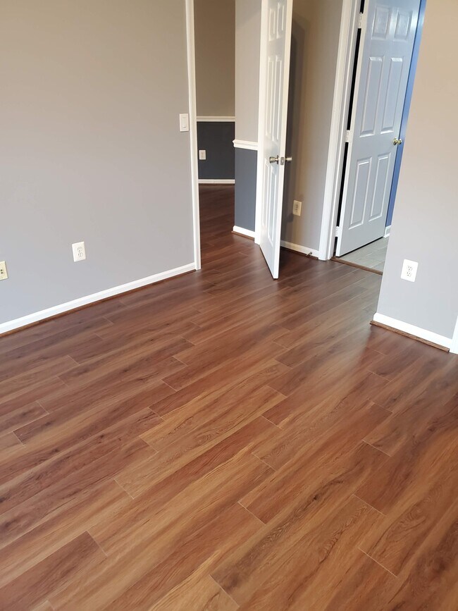 Master bed new flooring - 5921 Founders Crossing Ct