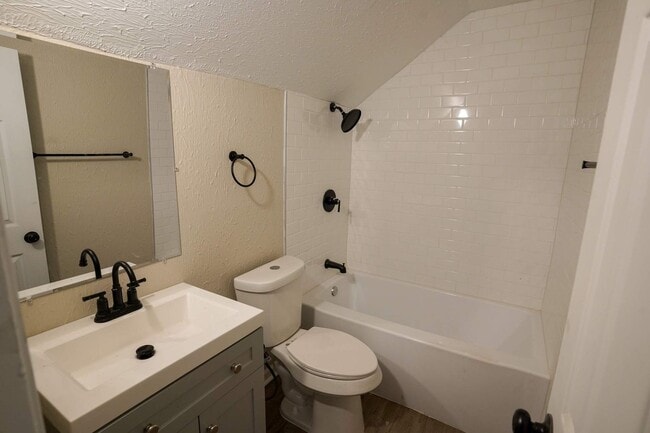 Building Photo - Freshly Renovated 4-Bedroom Home – Quality...