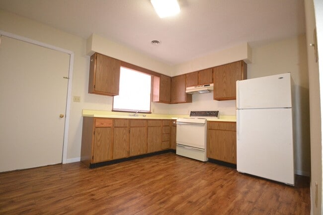 Building Photo - Greenfield Apartments