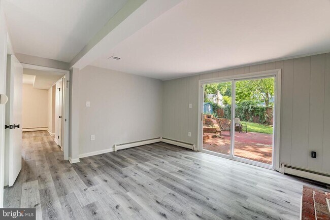 Building Photo - 4111 Hemingway Dr