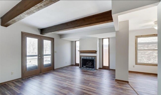 Building Photo - 128 Alpine Dr