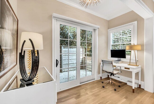 Building Photo - Franklin Gem Walking Distance to Downtown!