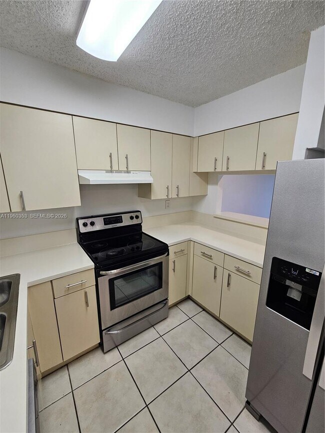 Building Photo - 14951 SW 82nd Ln