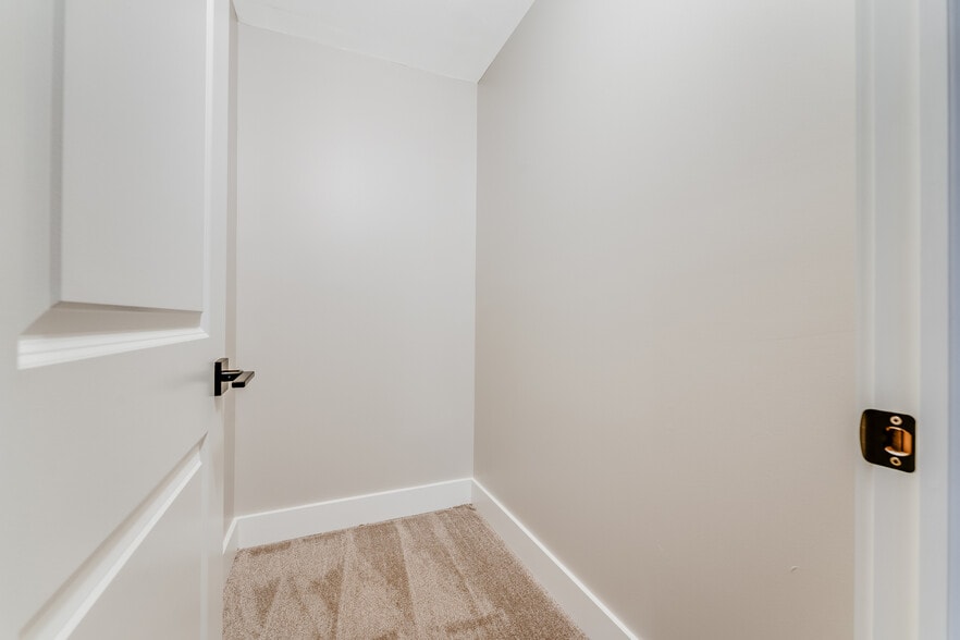 Building Photo - 2772 University Ave