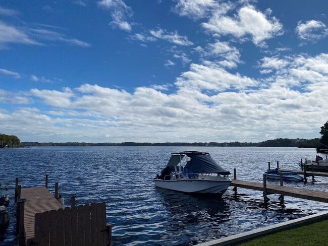 Building Photo - FREE 1ST MONTH RENT Studio Condo on Lake Howell With Boat Launch Lake Access & Pool!