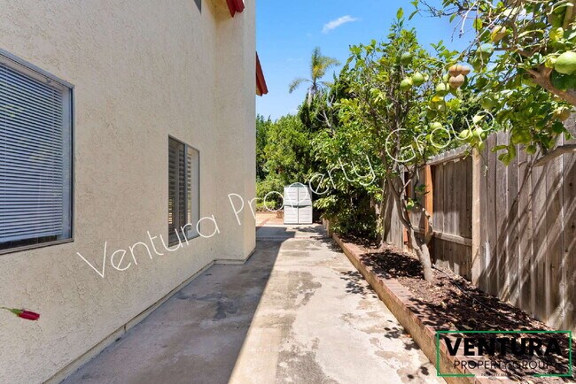 Building Photo - Spacious 4-Bed, 3-Bath Gem in Camarillo Heights
