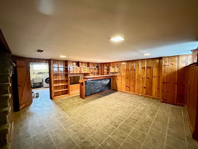 Building Photo - Charming 3 Bedroom/1.5 Bathroom Townhome with In-Unit Laundry in Towson, MD!