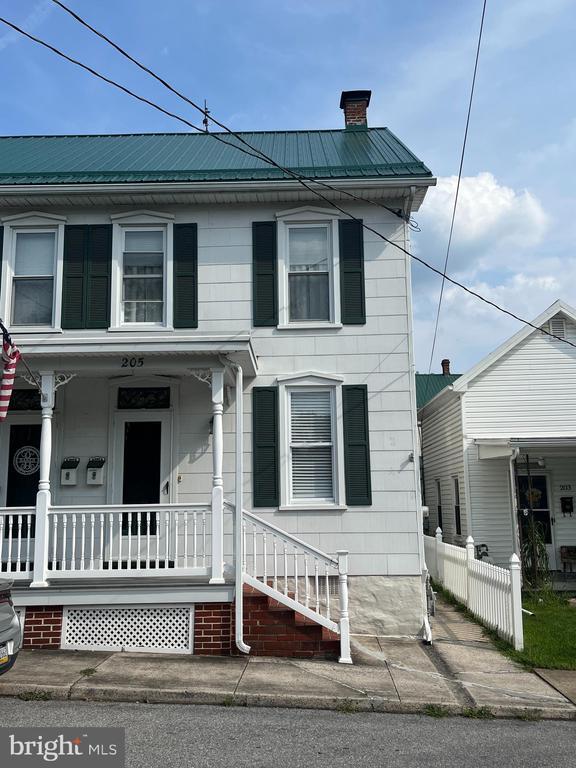 Primary Photo - 205 S Potomac St