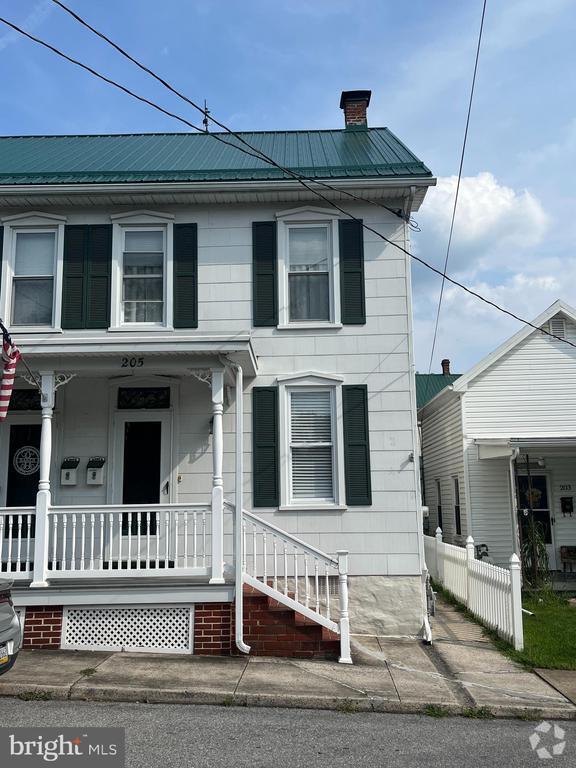 Building Photo - 205 S Potomac St