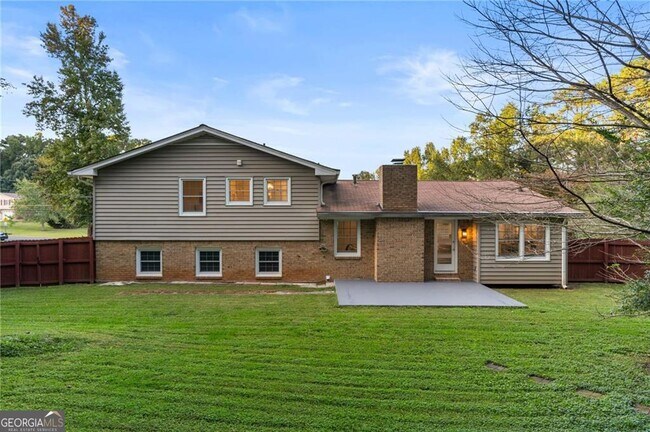 Building Photo - 2866 Red Pine Ct NW