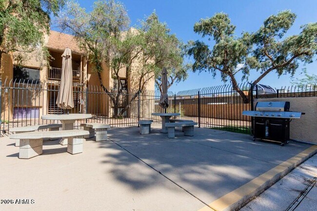 Building Photo - 18811 N 19th Ave